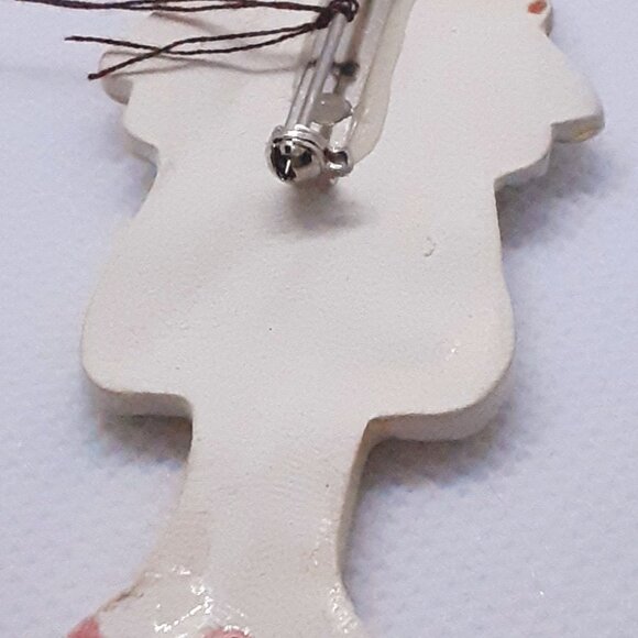 New ExClaymations Art to Wear Shopping Angel Pin trimmed in 22 kt gold - Picture 3 of 13